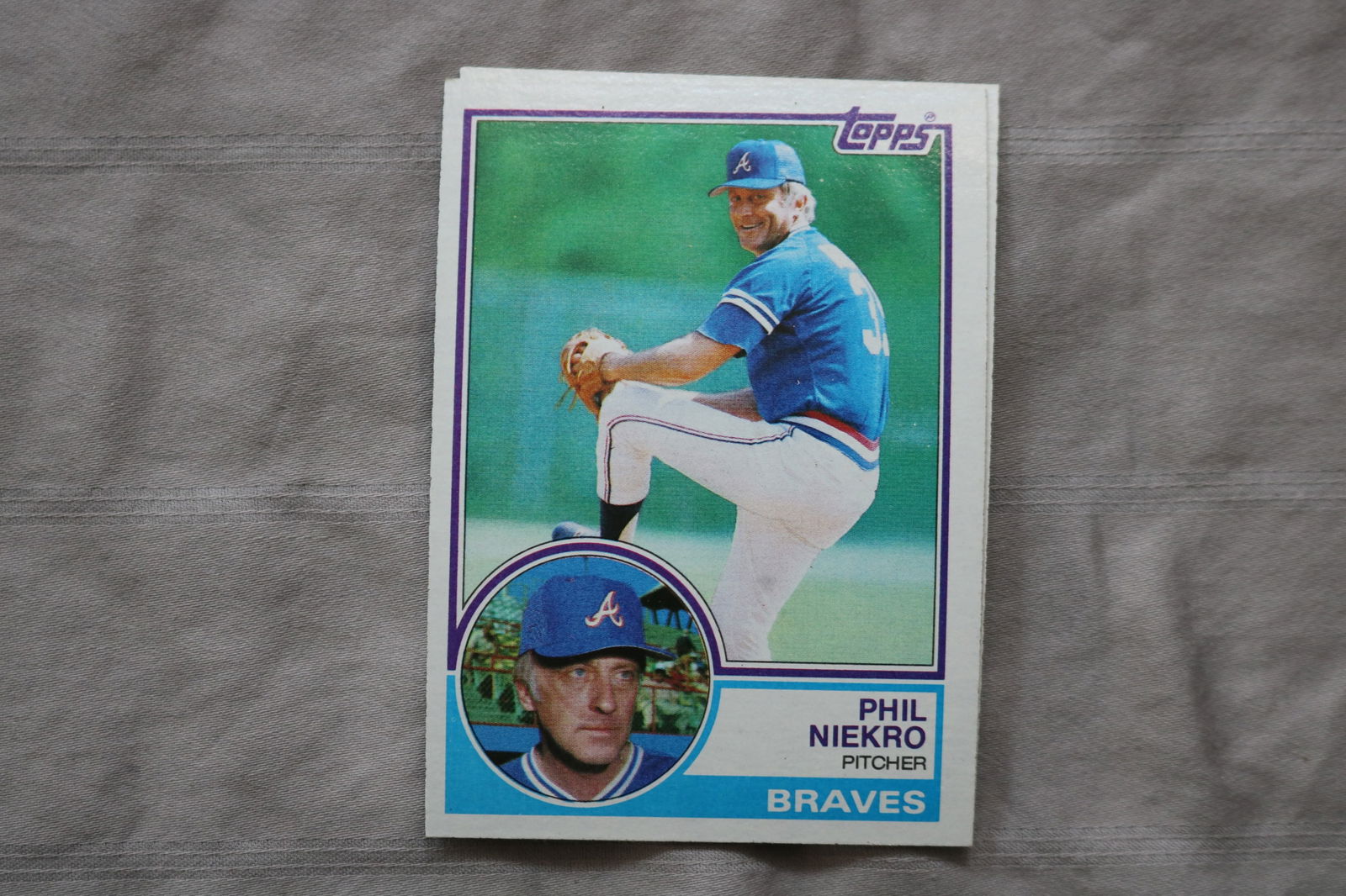 PHIL NIEKRO 1983 TOPPS BASEBALL CARDS - CARD #410 - NEAR MINT TO MINT CONDITION - LOT OF 2 (1 of 4)