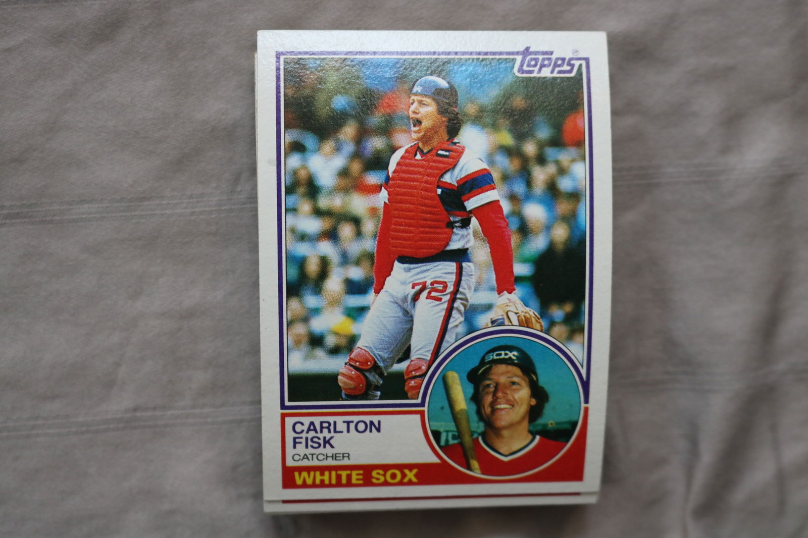 CARLTON FISK 1983 TOPPS BASEBALL CARDS - CARD #20 - NEAR MINT TO MINT CONDITION - LOT OF 28: This is a lot of 28 Carlton Fisk 1983 Topps, card number 20, baseball cards. The cards are in near mint to mint condition.