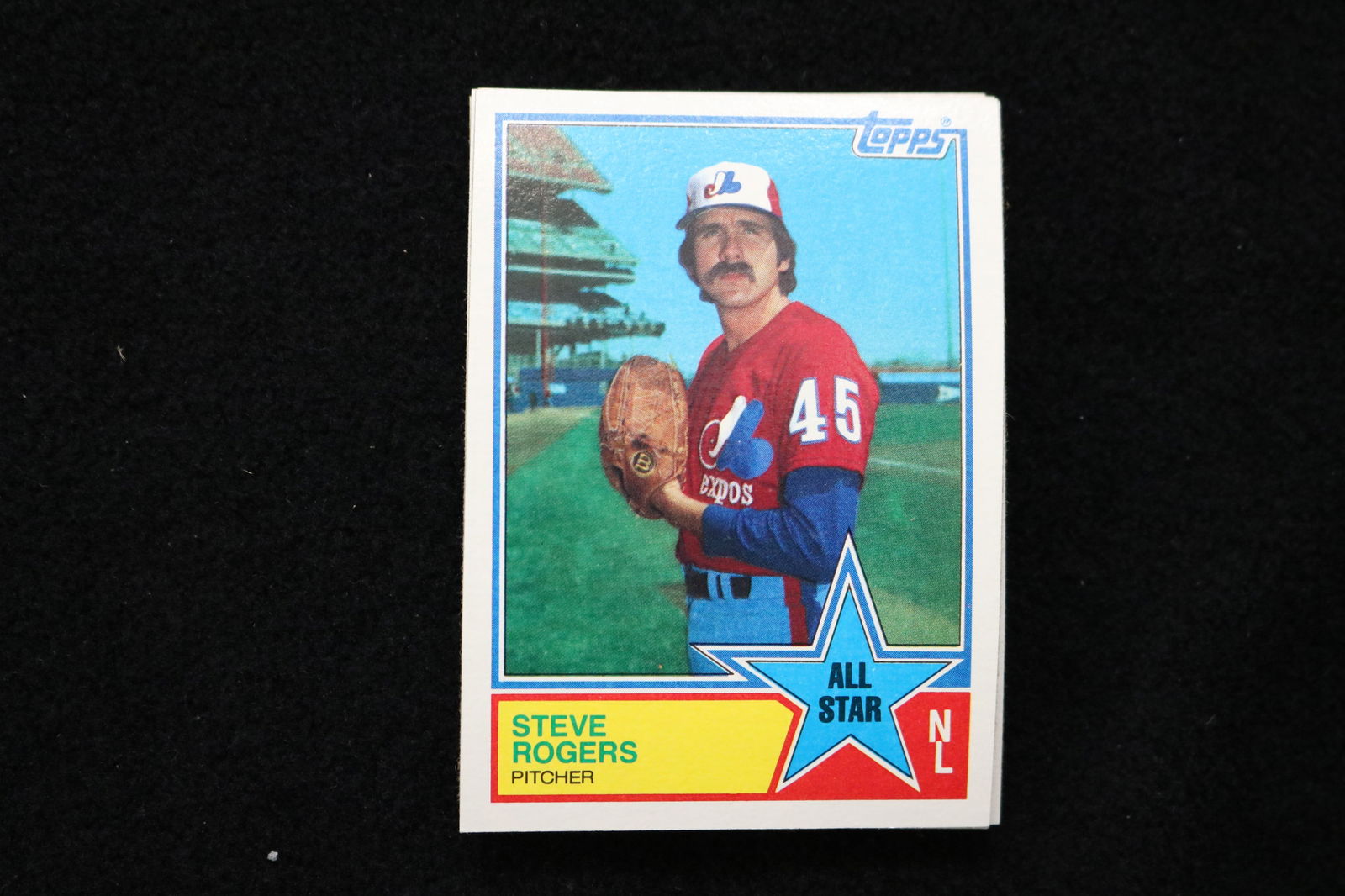 STEVE ROGERS ALL STAR 1983 TOPPS BASEBALL CARDS - #405 - NEAR MINT TO MINT CONDITION - LOT OF 16: This is a lot of 16 Steve Rogers 1983 All Star Topps, card number 405, baseball cards. The cards are in near mint to mint condition.