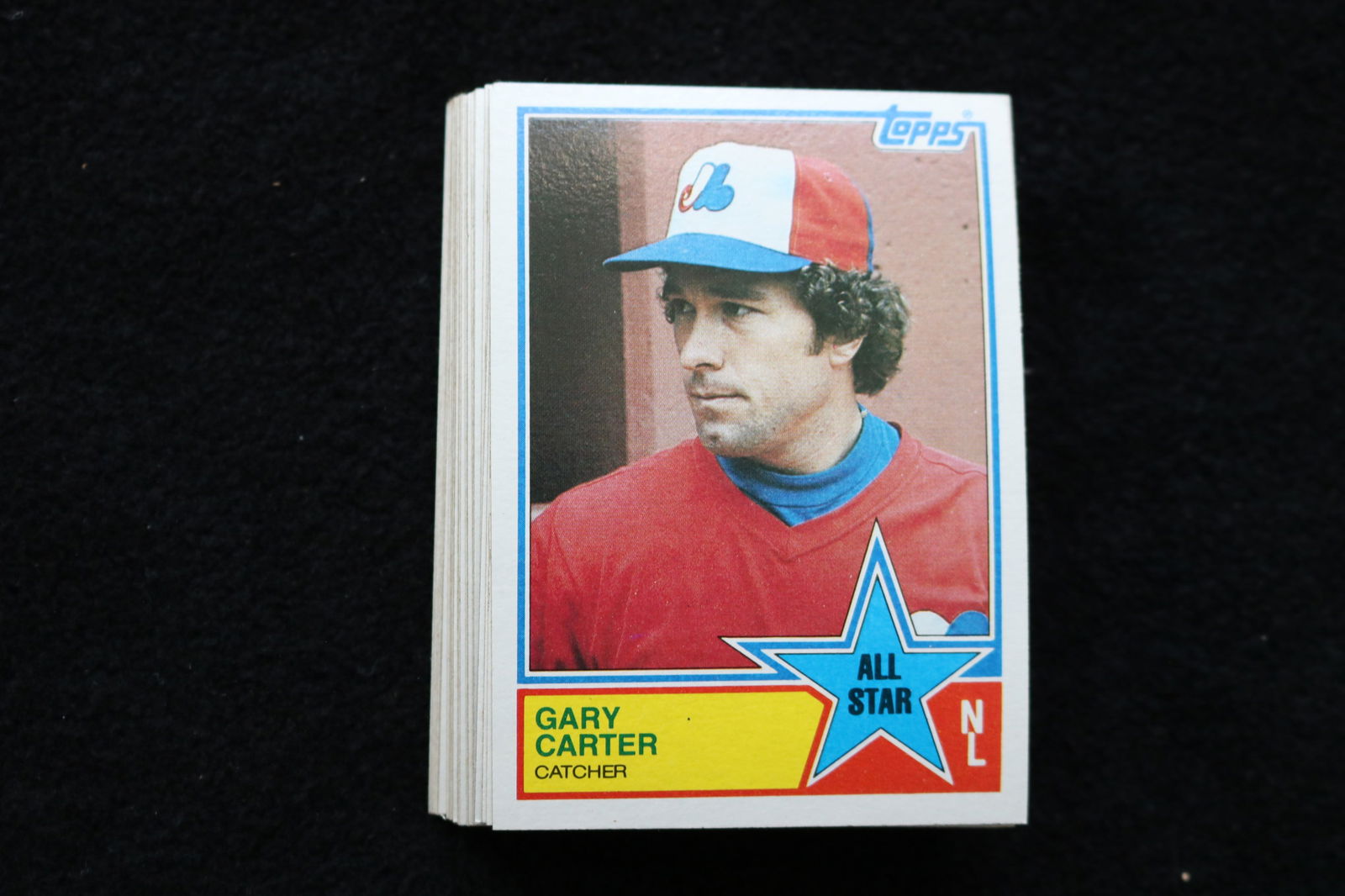 GARY CARTER ALL STAR 1983 TOPPS BASEBALL CARDS - #404 - NEAR MINT TO MINT CONDITION - LOT OF 30: This is a lot of 30 Gary Carter 1983 All Star Topps, card number 404, baseball cards. The cards are in near mint to mint condition.