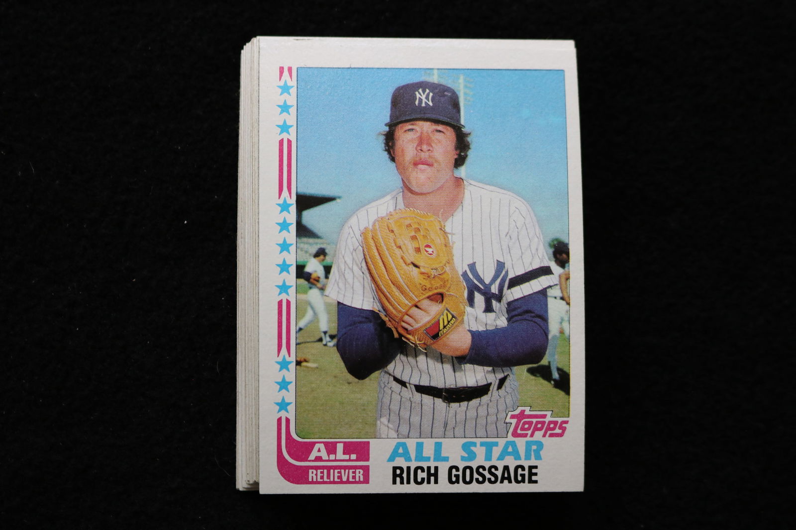 RICH GOSSAGE ALL STAR 1982 TOPPS BASEBALL CARDS - #557 - NEAR MINT TO MINT CONDITION - LOT OF 22: This is a lot of 22 1982 Rich Gossage All Star Topps, card number 557, baseball cards. The cards are in near mint to mint condition.