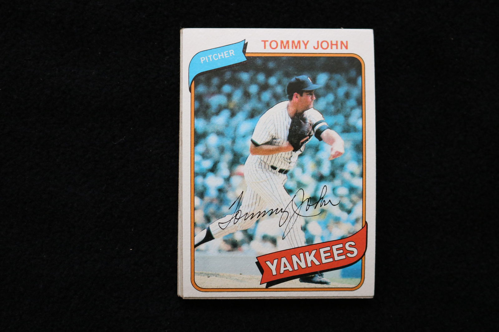 TOMMY JOHN 1980 TOPPS BASEBALL CARDS - #690 - NEAR MINT TO MINT CONDITION - LOT OF 12: This is a lot of 12 Tommy John 1980 Topps, card number 690, baseball cards. The cards are in near mint to mint condition.
