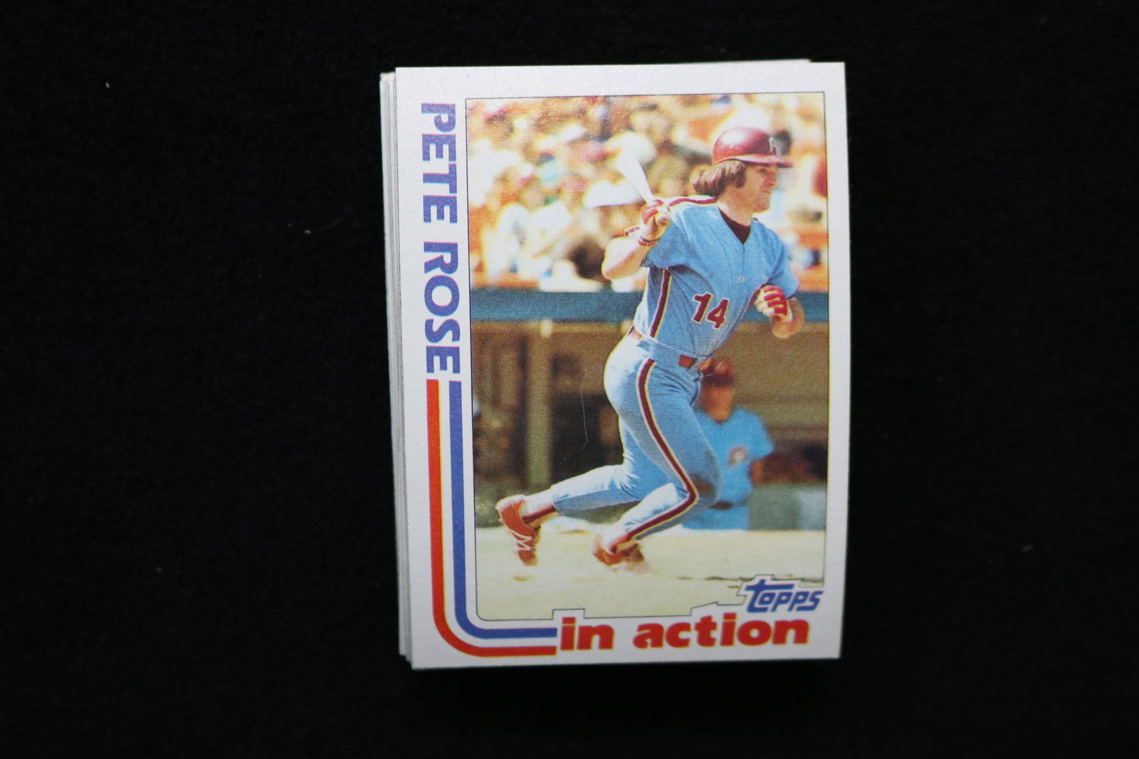 PETE ROSE 1982 TOPPS IN ACTION BASEBALL CARDS - #781 - NEAR MINT TO MINT CONDITION - LOT OF 36: This is a lot of 36 Pete Rose 1982 Topps In Action, card number 781, baseball cards. The cards are in near mint to mint condition.