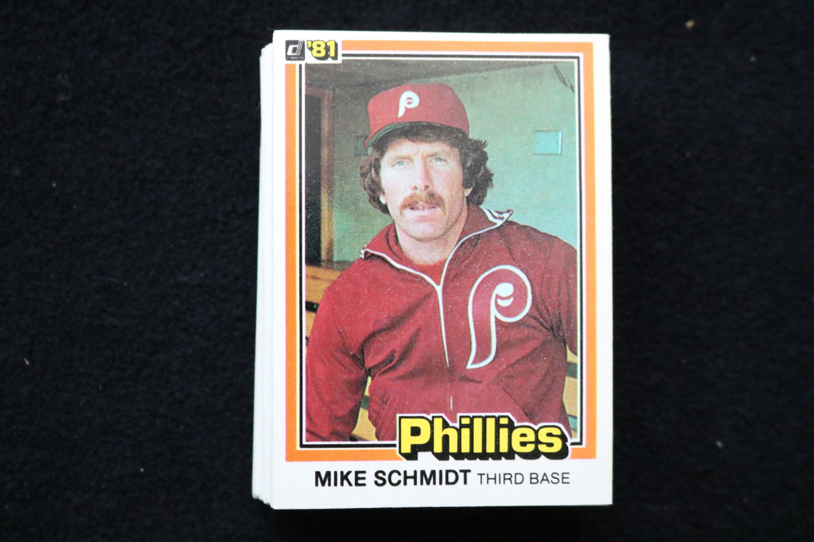 MIKE SCHMIDT 1981 DONRUSS BASEBALL CARDS - #11 - NEAR MINT TO MINT CONDITION - LOT OF 77: This is a lot of 77 Mike Schmidt 1981 Donruss, card number 11, baseball cards. The cards are in near mint to mint condition.