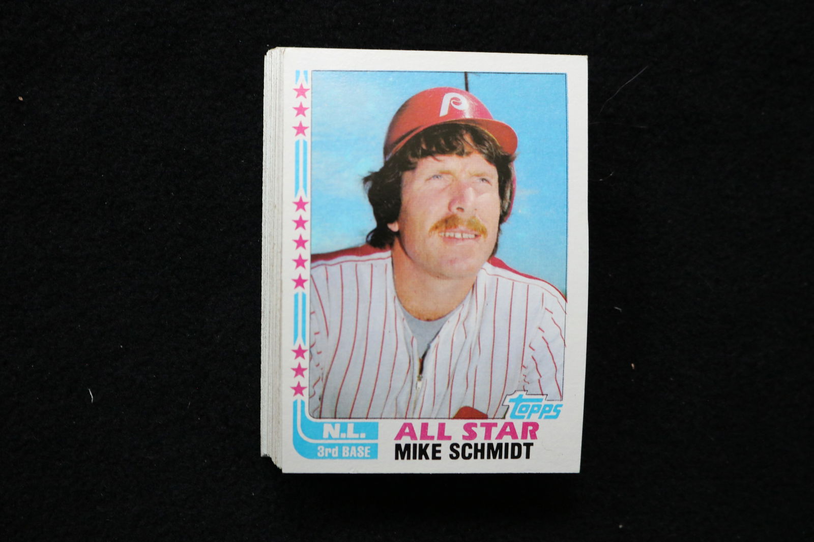MIKE SCHMIDT 1982 TOPPS ALL STAR BASEBALL CARDS -CARD #339- NEAR MINT TO MINT CONDITION - LOT OF 36: This is a lot of 36 Mike Schmidt 1982 Topps All Star, card number 339, baseball cards. The cards are in near mint to mint condition.
