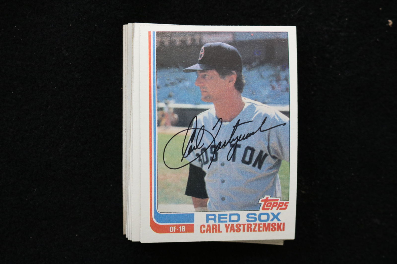 CARL YASTRZEMSKI 1982 TOPPS BASEBALL CARDS - CARD #650 - NEAR MINT TO MINT CONDITION - LOT OF 34: This is a lot of 34 Carl Yastrzemski 1982 Topps, card number 650, baseball cards. The cards are in near mint to mint condition.
