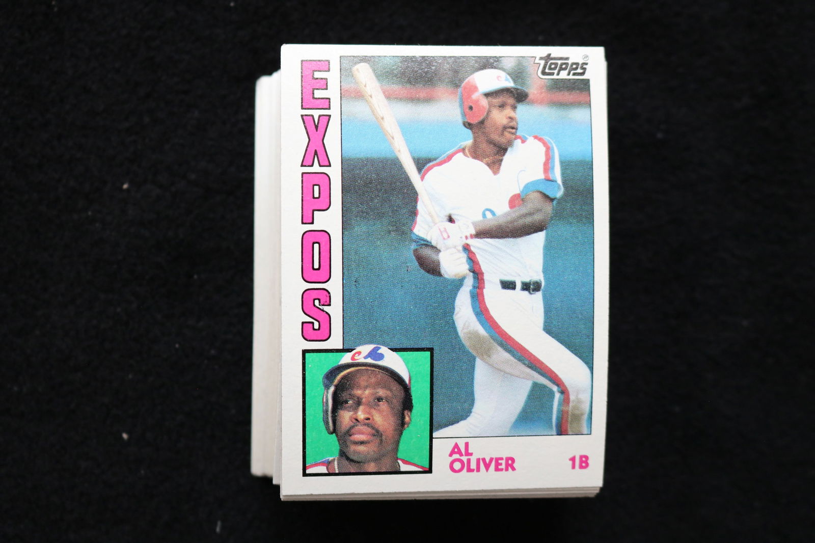 AL OLIVER 1984 TOPPS BASEBALL CARDS - CARD #620 - NEAR MINT TO MINT CONDITION - LOT OF 78: This is a lot of 78 Al Oliver 1984 Topps, card number 620, baseball cards. The cards are in near mint to mint condition.