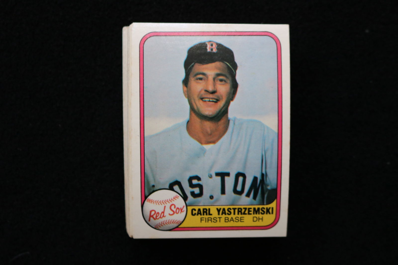 CARL YASTRZEMSKI 1981 FLEER BASEBALL CARDS - #221 - NEAR MINT TO MINT CONDITION - LOT OF 39: This is a lot of 39 Carl Yastrzemski 1981 Fleer, card number 221, baseball cards. The cards are in near mint to mint condition.