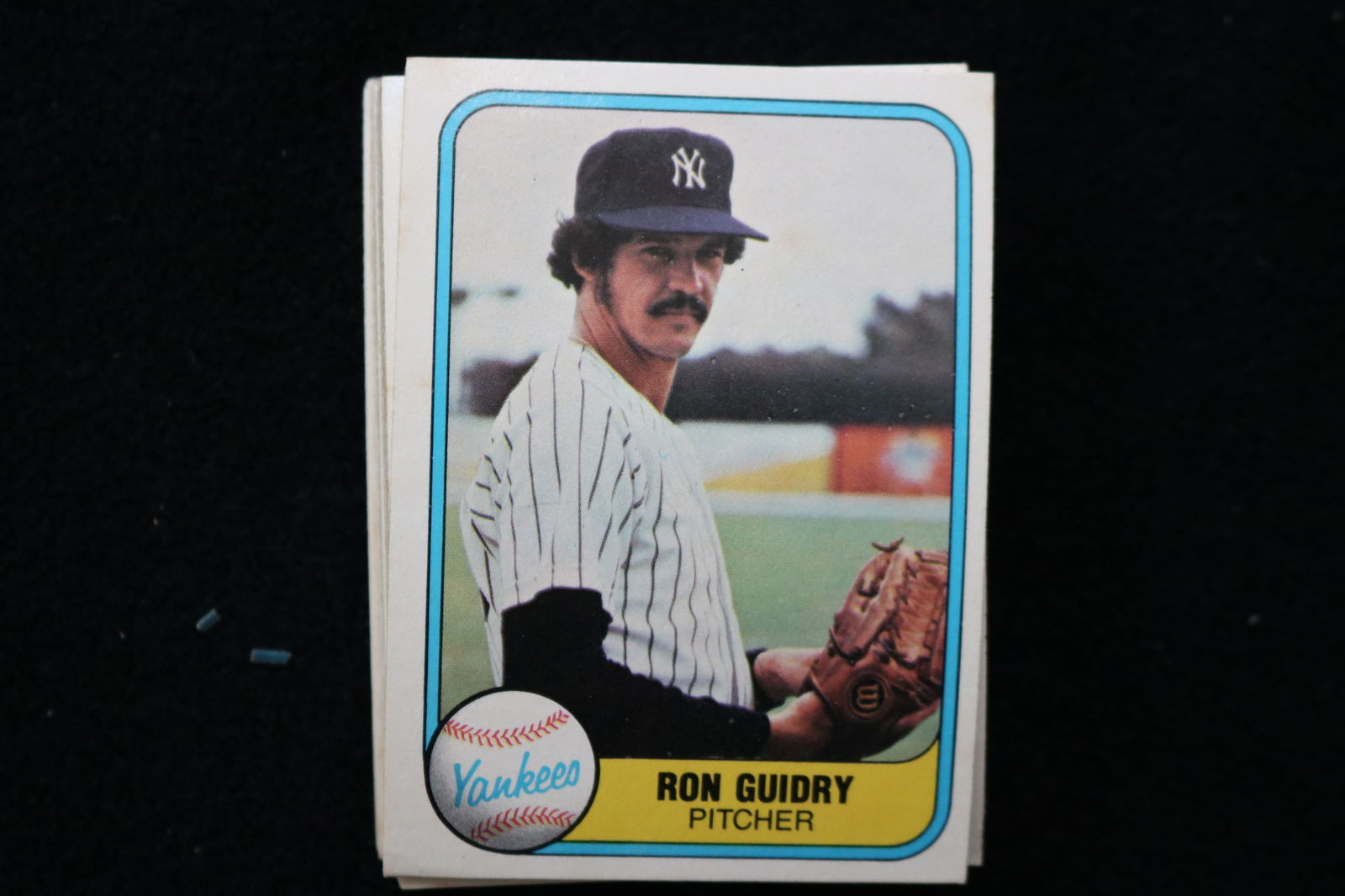 RON GUIDRY 1981 FLEER BASEBALL CARDS - CARD #88 - NEAR MINT TO MINT CONDITION - LOT OF 36: This is a lot of 36 Ron Guidry 1981 Fleer, card number 88, baseball cards. The cards are in near mint to mint condition.