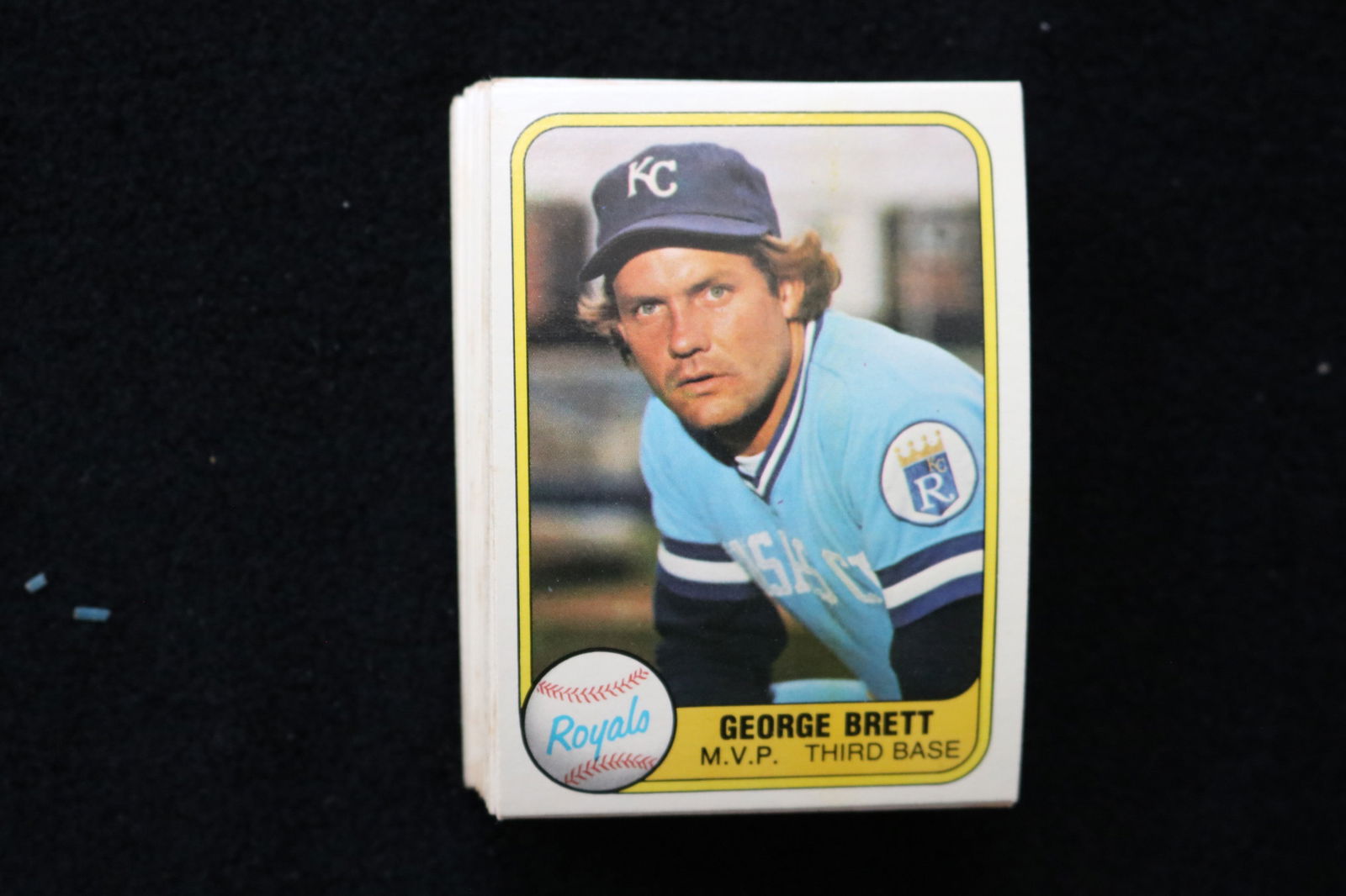 GEORGE BRETT 1981 FLEER BASEBALL CARDS - CARD #28 - NEAR MINT TO MINT CONDITION - LOT OF 51: This is a lot of 51 George Brett 1981 Fleer, card number 28, baseball cards. The cards are in near mint to mint condition.