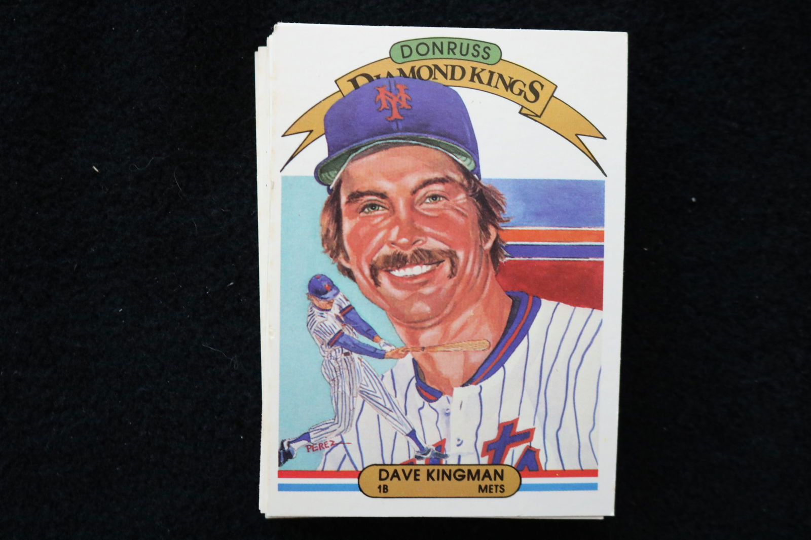 DAVE KINGMAN 1982 DONRUSS DIAMOND KINGS BASEBALL CARDS -#17- NEAR MINT TO MINT CONDITION - LOT OF 29: This is a lot of 29 Dave Kingman 1982 Donruss Diamond Kings, card number 17, baseball cards. The cards are in near mint to mint condition.