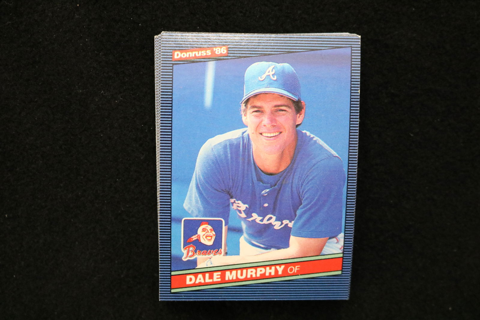 DALE MURPHY 1986 DONRUSS BASEBALL CARDS - CARD #66 - NEAR MINT TO MINT CONDITION - LOT OF 33: This is a lot of 33 Dale Murphy 1986 Donruss, card number 66, baseball cards. The cards are in near mint to mint condition.