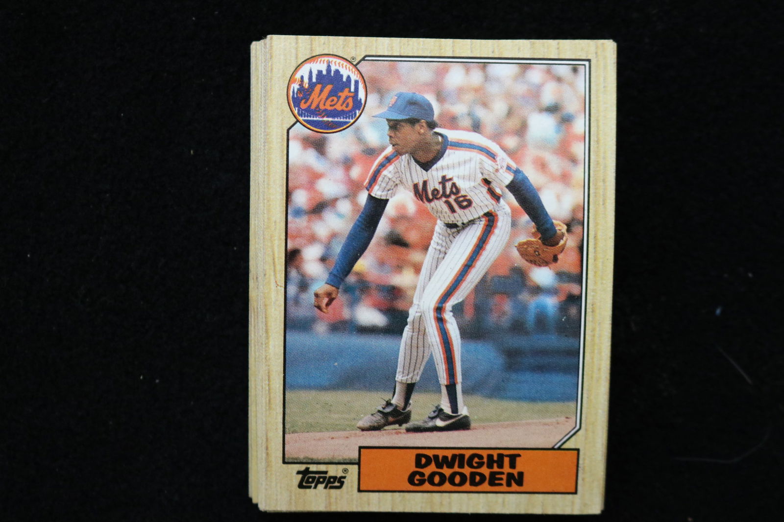 DWIGHT GOODEN 1987 TOPPS BASEBALL CARDS - CARD #130 - NEAR MINT TO MINT CONDITION - LOT OF 27: This is a lot of 27 Dwight Gooden 1987 Topps, card number 130, baseball cards. The cards are in near mint to mint condition.