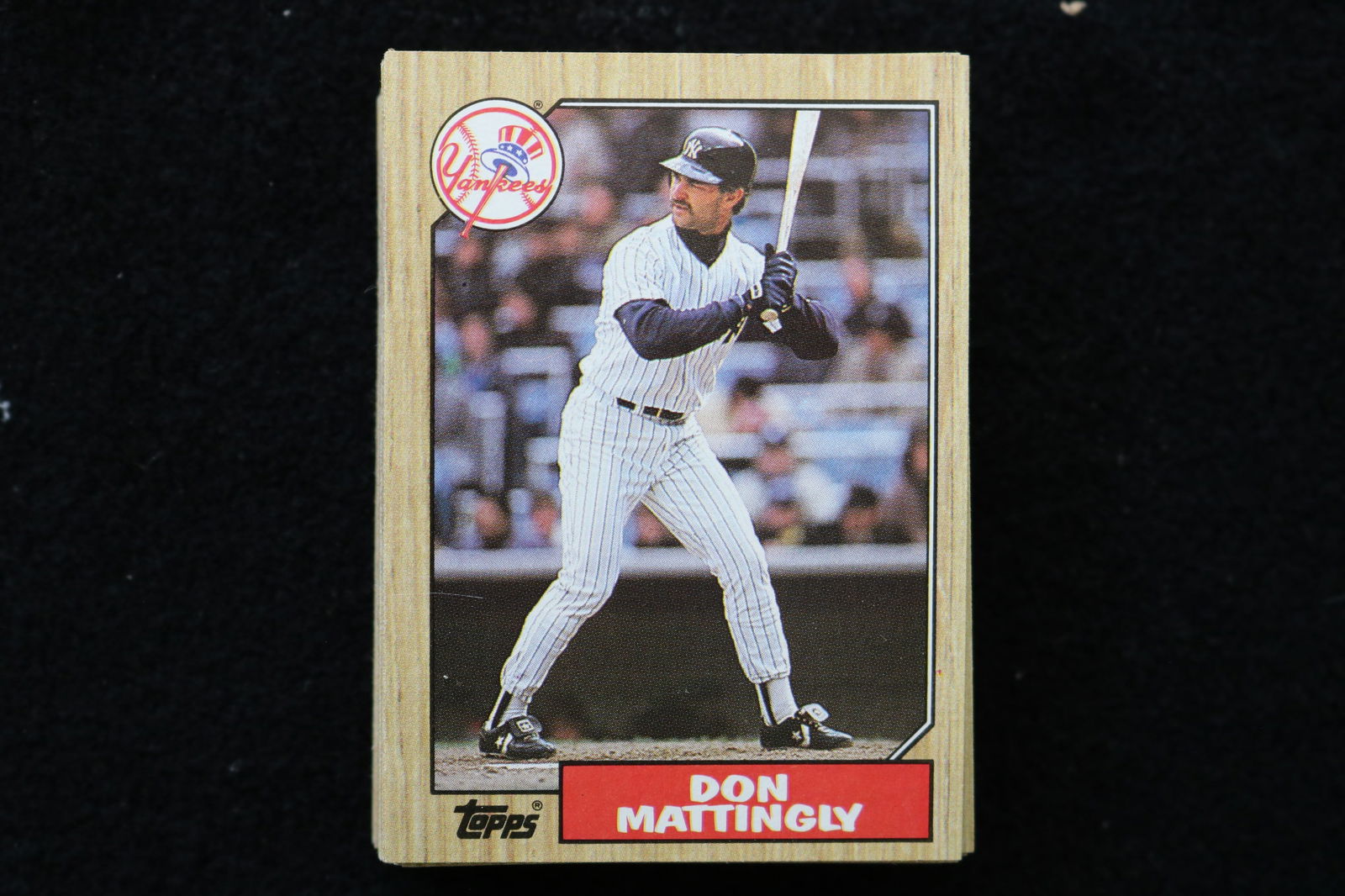 DON MATTINGLY 1987 TOPPS BASEBALL CARDS - CARD #500 - NEAR MINT TO MINT CONDITION - LOT OF 50: This is a lot of 50 Don Mattingly 1987 Topps, card number 500, baseball cards. The cards are in near mint to mint condition.