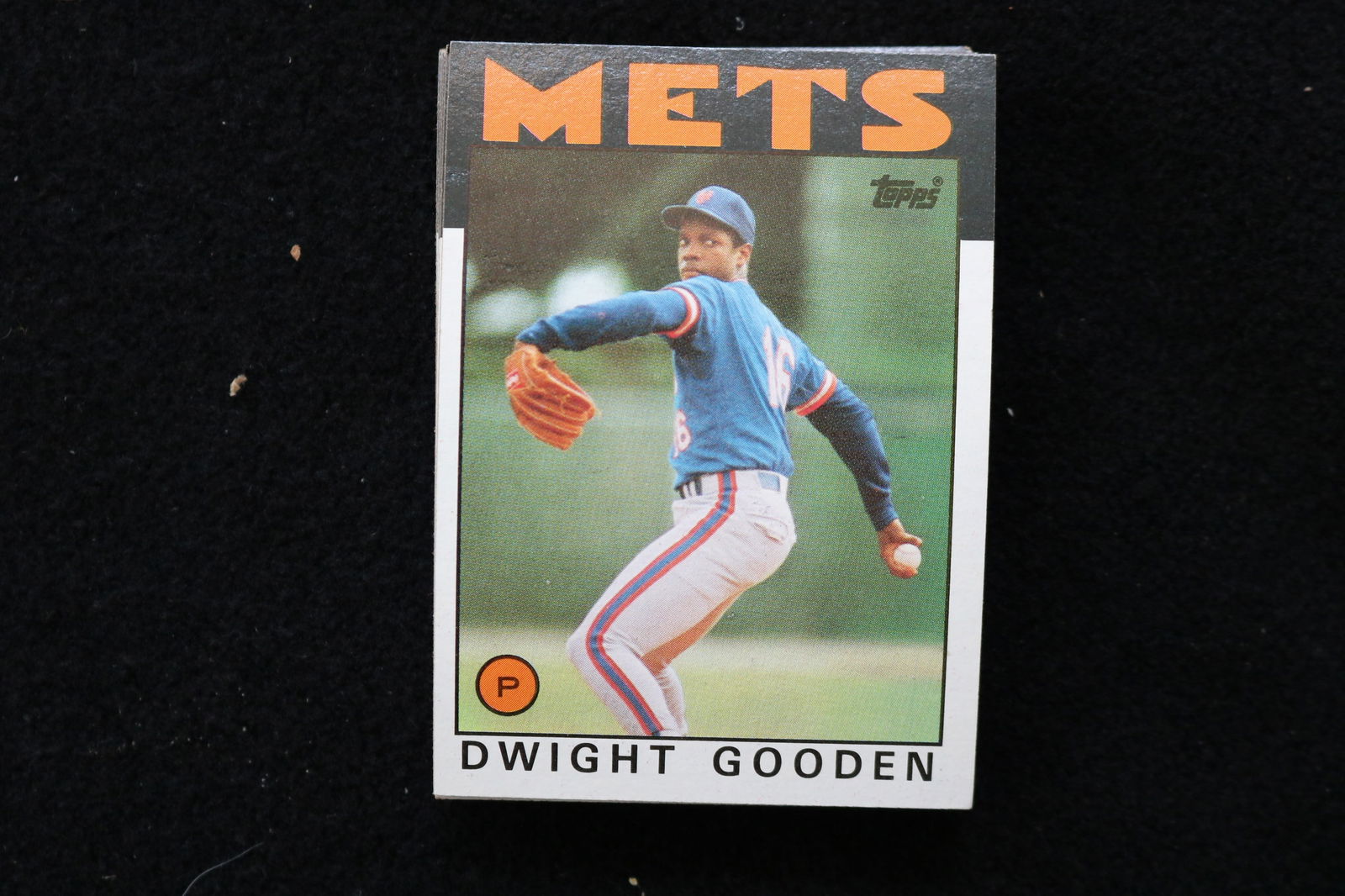 DWIGHT GOODEN 1986 TOPPS BASEBALL CARDS - CARD #250 - NEAR MINT TO MINT CONDITION - LOT OF 26: This is a lot of 26 Dwight Gooden 1986 Topps, card number 250, baseball cards. The cards are in near mint to mint condition.