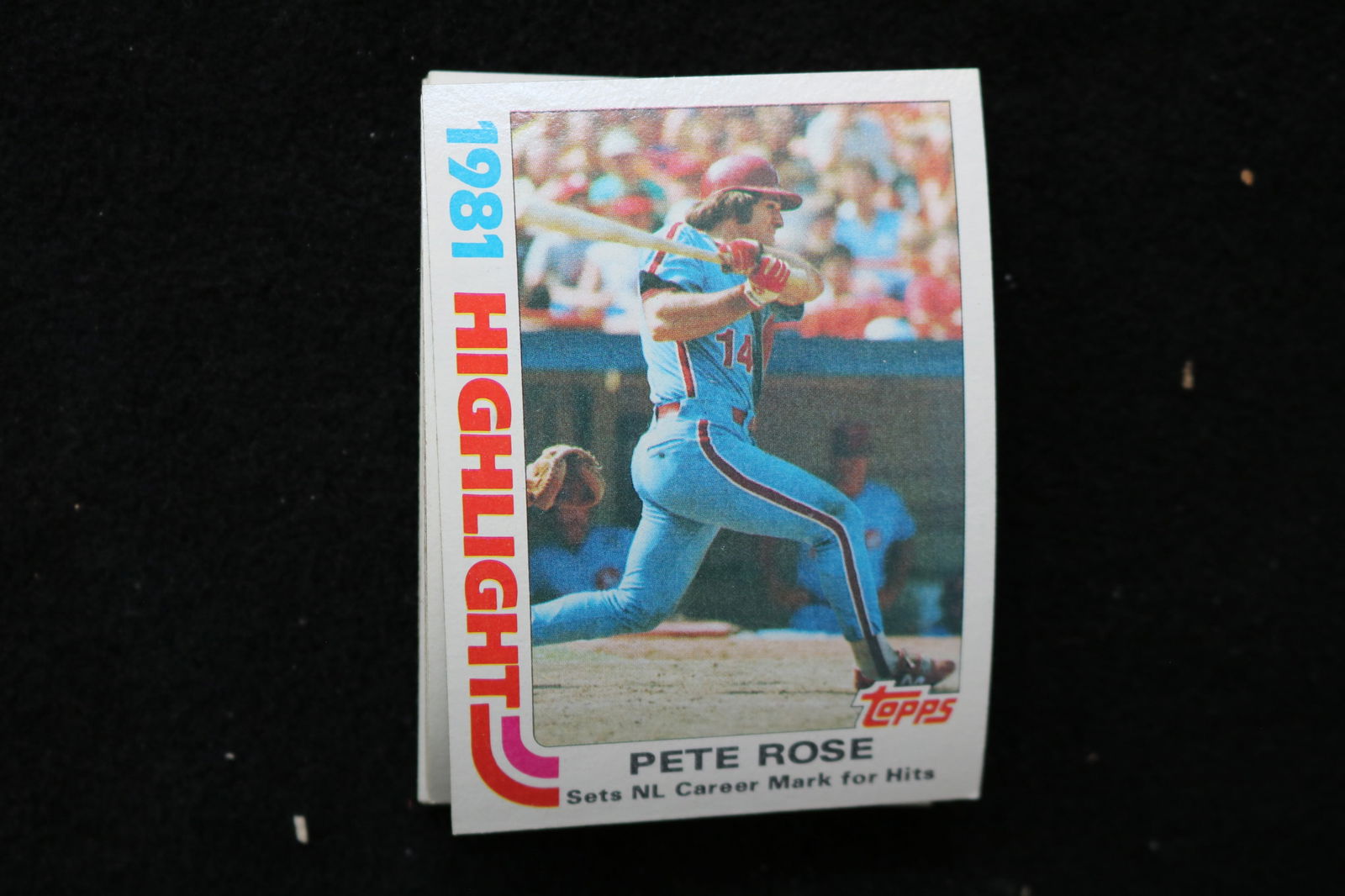 PETE ROSE 1982 TOPPS 1981 HIGHLIGHT BASEBALL CARDS - #4 - NEAR MINT TO MINT CONDITION - LOT OF 20: This is a lot of 20 Pete Rose 1982 Topps 1981 Highlight, card number 4, baseball cards. The cards are in near mint to mint condition.