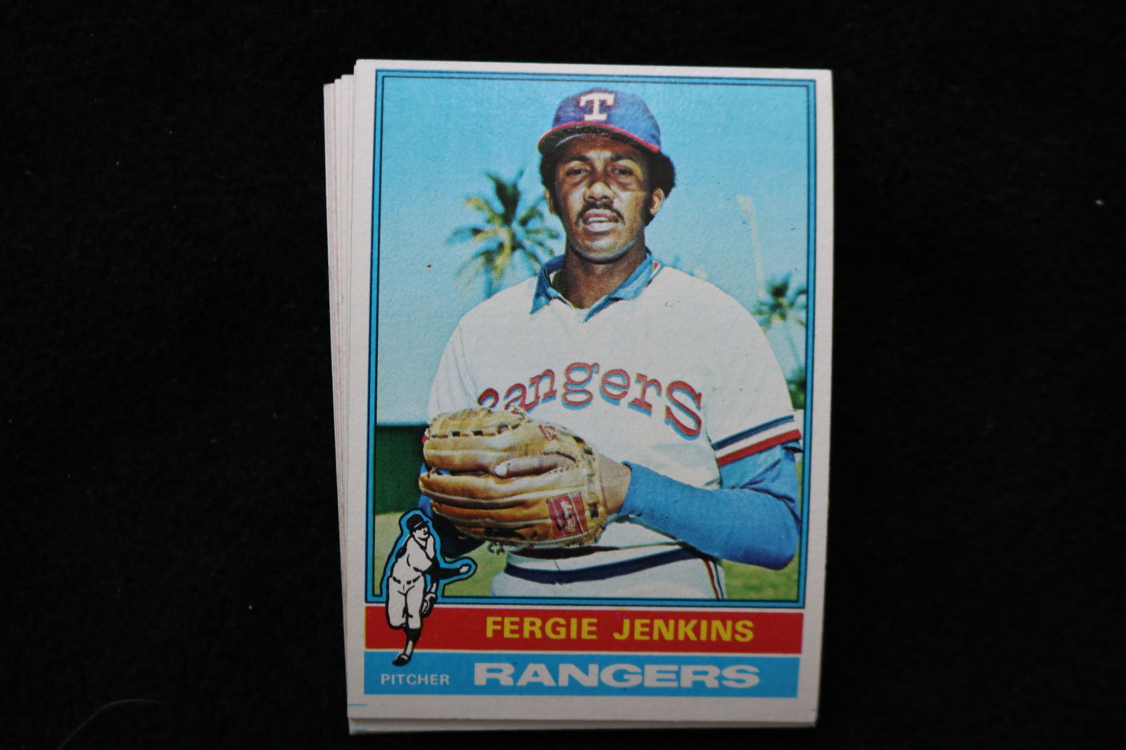 FERGIE JENKINS 1976 TOPPS BASEBALL CARDS - CARD #250 - NEAR MINT TO MINT CONDITION - LOT OF 8: This is a lot of 8 Fergie Jenkins 1976 Topps, card number 250, baseball cards. The cards are in near mint to mint condition.