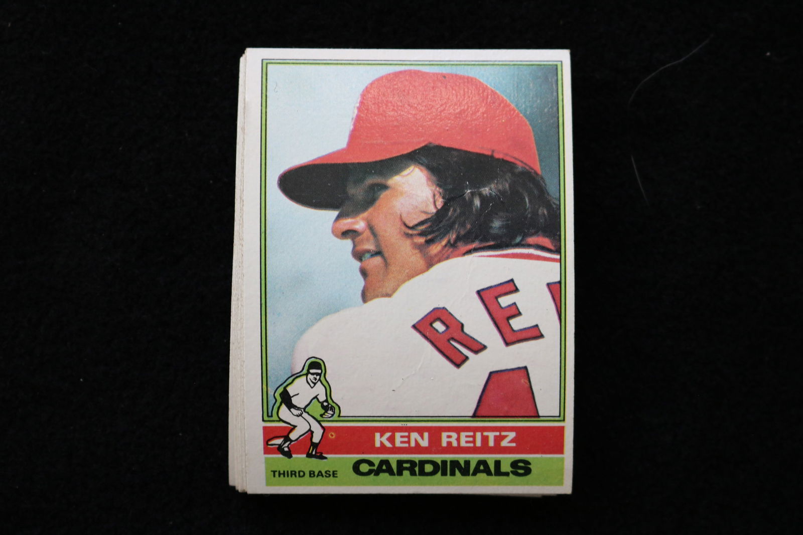 KEN REITZ 1976 TOPPS BASEBALL CARDS - CARD #158 - NEAR MINT TO MINT CONDITION - LOT OF 15: This is a lot of 15 Ken Reitz 1976 Topps, card number 158, baseball cards. The cards are in near mint to mint condition.