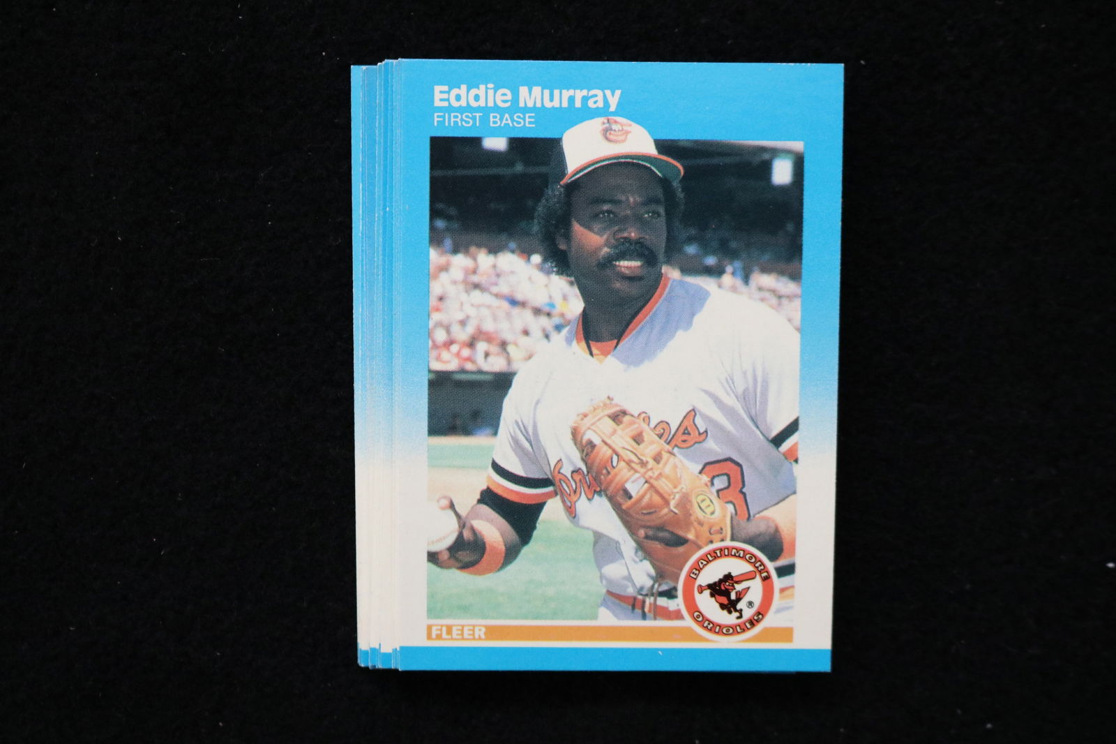 EDDIE MURRAY 1987 FLEER BASEBALL CARDS - CARD #476 - NEAR MINT TO MINT CONDITION - LOT OF 14: This is a lot of 14 Eddie Murray 1987 Fleer, card number 476, baseball cards. The cards are in near mint to mint condition.