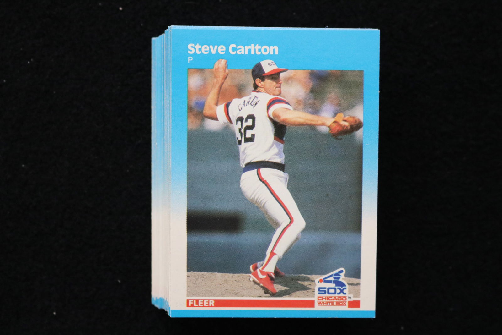 STEVE CARLTON 1987 FLEER BASEBALL CARDS - CARD #490 - NEAR MINT TO MINT CONDITION - LOT OF 59: This is a lot of 59 Steve Carlton 1987 Fleer, card number 490, baseball cards. The cards are in near mint to mint condition.