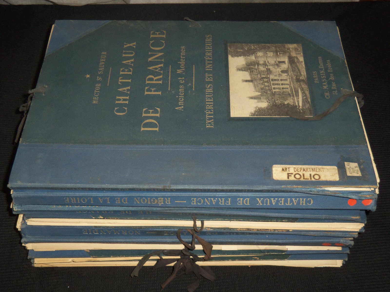 1926-1928 CHATEAUX DE FRANCE - 10 VOLUME SET - GREAT PLATES (1 of 9)