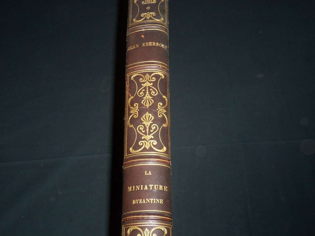 1926 LA MINIATURE BYZANTINE VOLUME BY JEAN EBERSOLT - GREAT PLATES: This is a volume titled, "La Miniature Byzantine" by Jean Ebersolt. This is from 1926 featuring nice plates inside. There are a total of 107 pages of text and 72 plates. The text is in French.