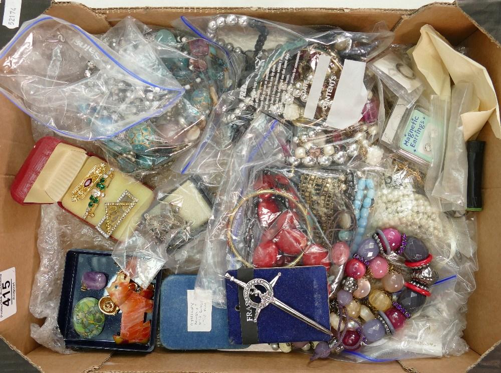 Job lot of jewellery: Includes silver coloured metal: Job lot of jewellery: Includes silver coloured metal items, beads, necklaces, bracelets, earrings, pendants, brooches etc.