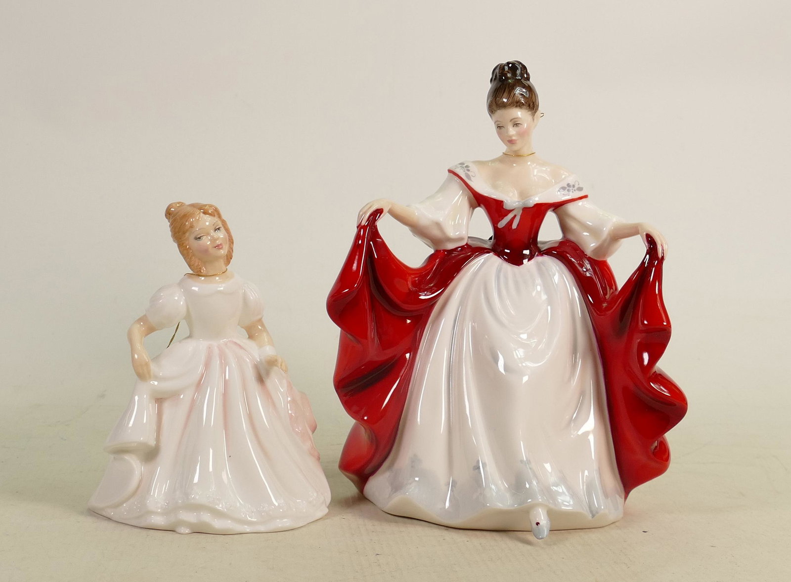 Royal Doulton Lady Figures Amanda HN2996 & Sara: Royal Doulton Lady Figures Amanda HN2996 & Sara HN2265(2):