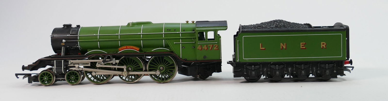 Boxed Hornby OO Gauge LNER Class A3 4-6-2 Flying: Boxed Hornby OO Gauge LNER Class A3 4-6-2 Flying Scotsman: