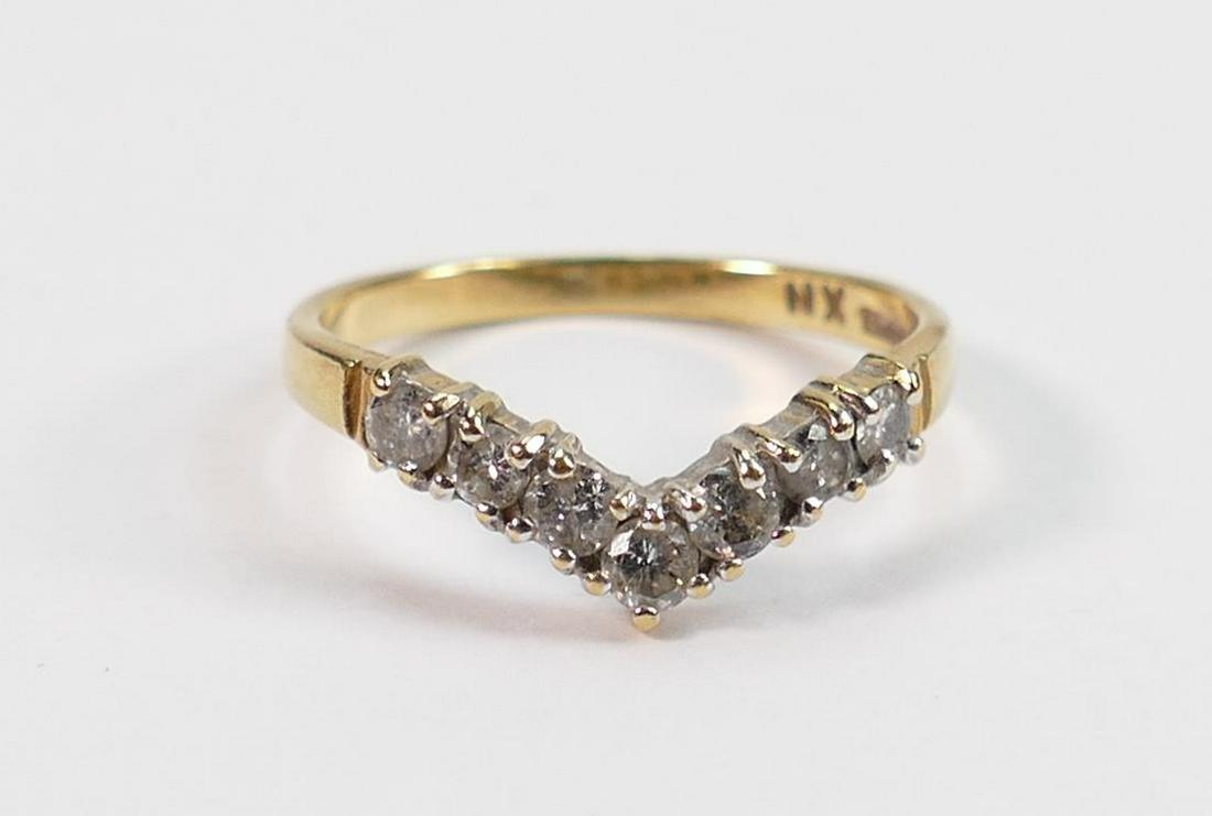 18ct gold & 7 diamond wishbone ring: Size P, weight 2.8g, fully hallmarked with 7 x diamonds each (1 of 1)