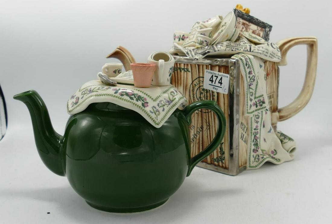 Portmeirion Cardew Style Limited Edition Teapots: height of tallest 23cm(2): Portmeirion Cardew Style Limited Edition Teapots: height of tallest 23cm(2)