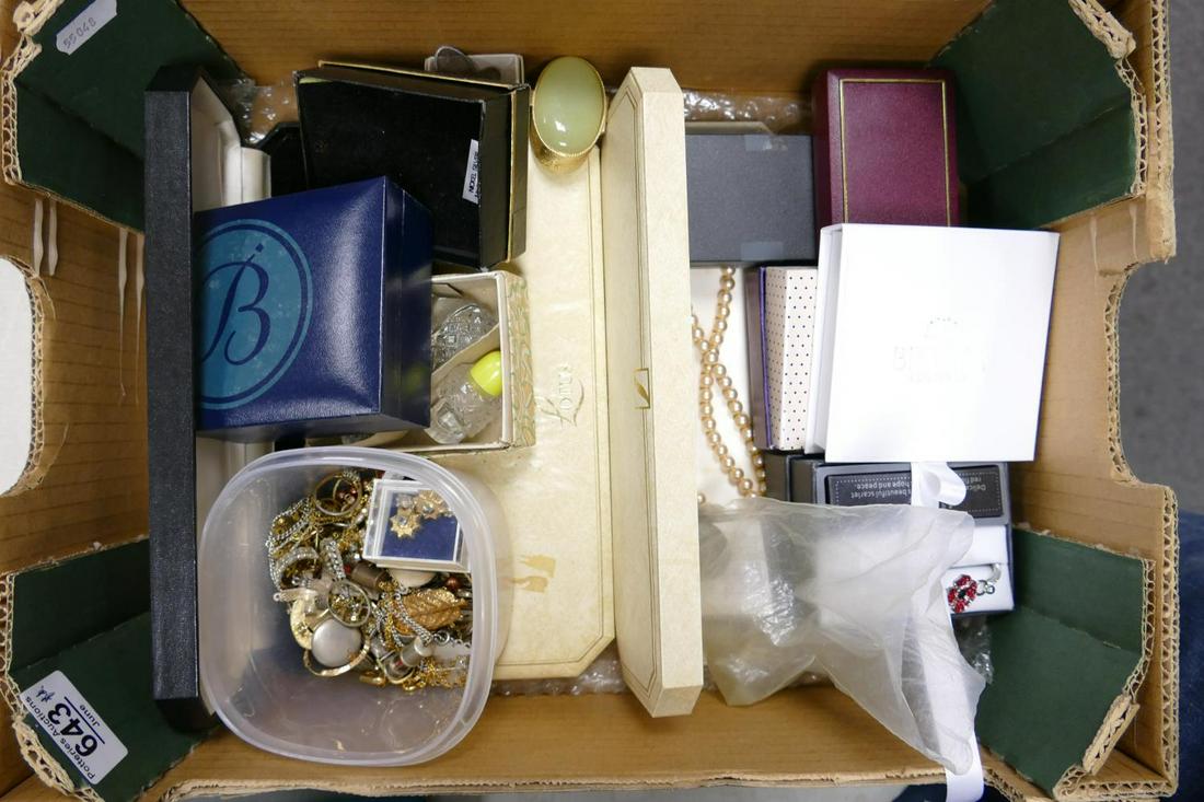 A collection of Costume & Silver Jewellry including: rings, brooches, necklaces, silver coins etc (1 of 1)