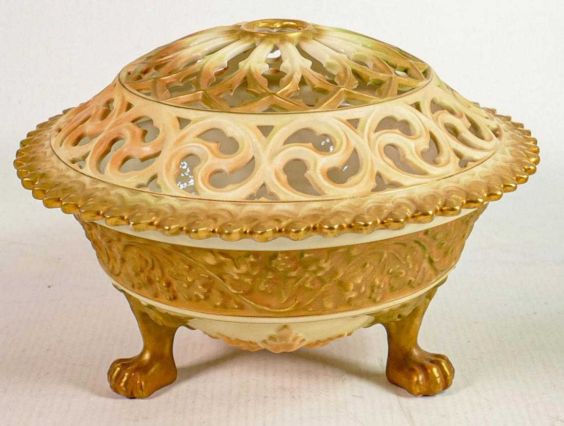 Royal Worcester reticulated footed bowl & cover: Puce backstamp, diameter 21cm: Royal Worcester reticulated footed bowl & cover: Puce backstamp, diameter 21cm