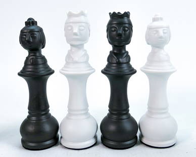 Rosenthal Germany ceramic chess set: Height of king 12.8cm: Rosenthal Germany ceramic chess set: Height of king 12.8cm