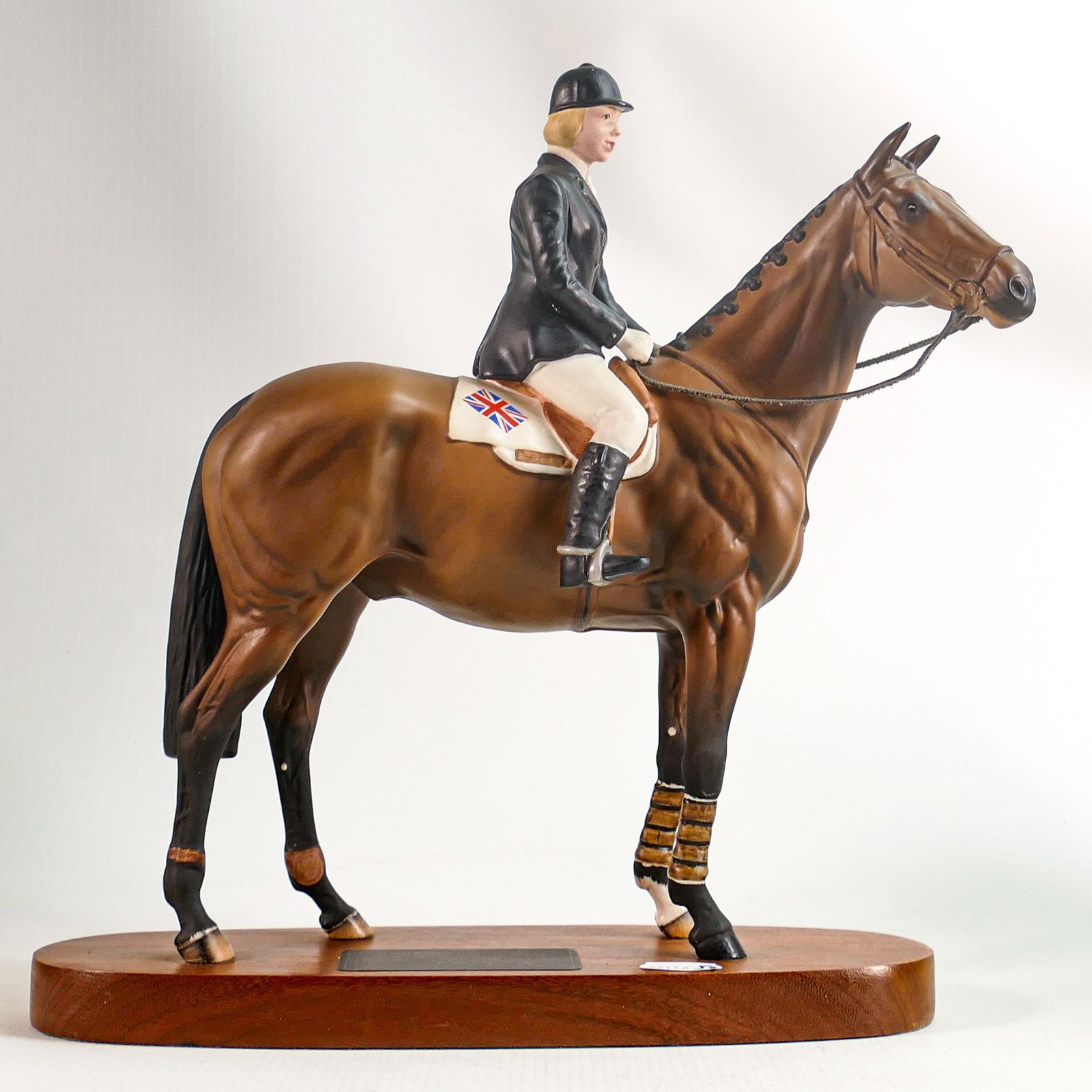 Beswick Connoisseur figure Ann Moore on Psalm 2535.: Beswick Connoisseur figure Ann Moore on Psalm 2535.