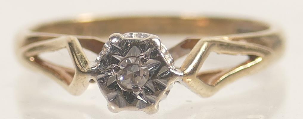 9ct gold diamond solitaire ring, size K, 1.8g.: 9ct gold diamond solitaire ring, size K, 1.8g.