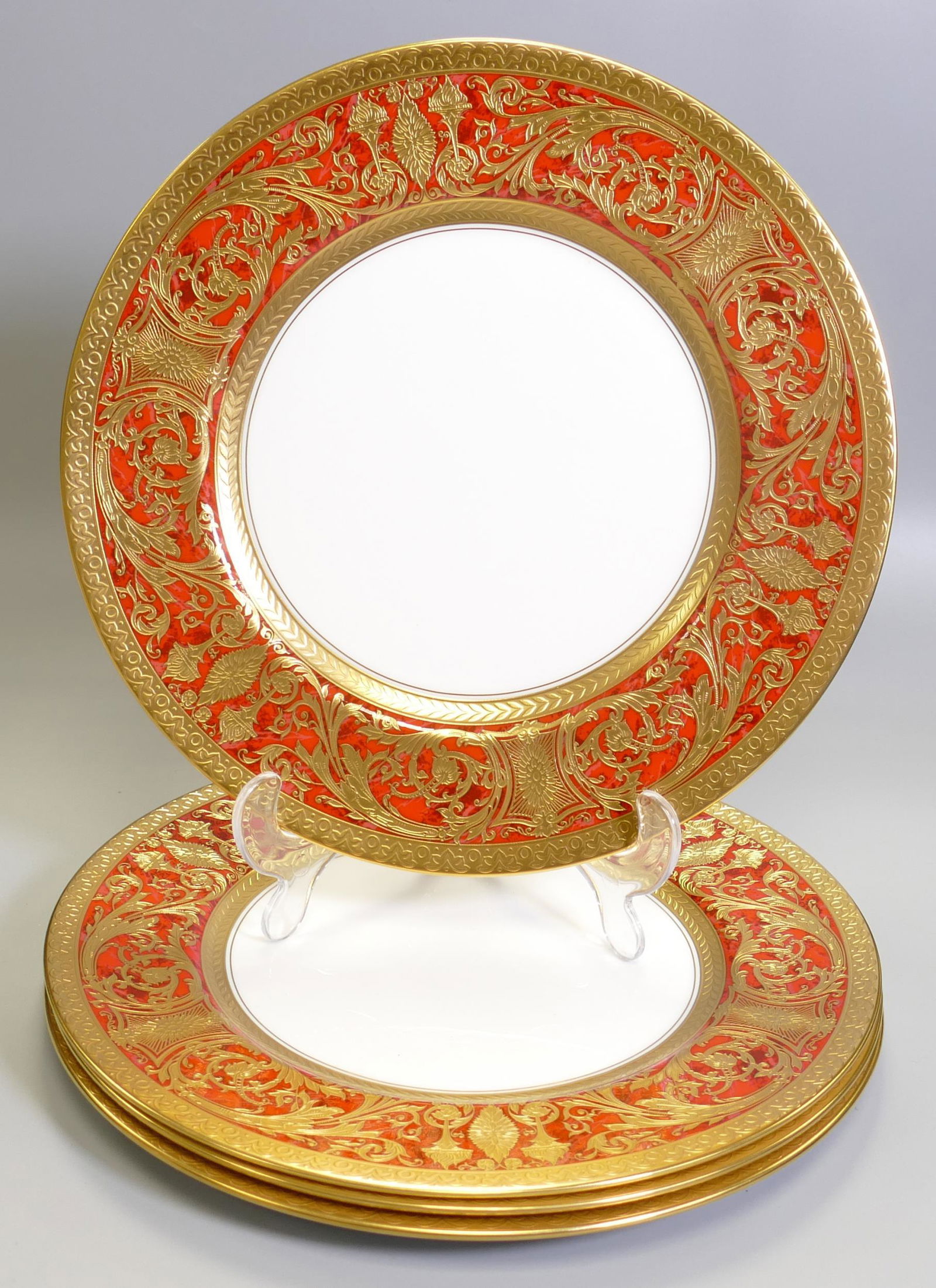 De Lamerie Fine Bone China heavily gilded Robert Adam patterned set of Four Dinner plates, specially: De Lamerie Fine Bone China heavily gilded Robert Adam patterned set of Four Dinner plates, specially made high end quality item, Made in England, diameter 27cm(4)