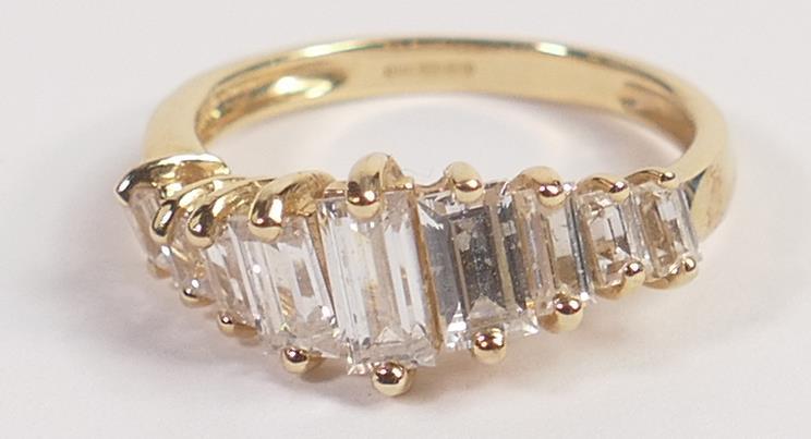 14ct gold .585 hallmarked white stoned ring, size M, weight 2.9g: 14ct gold .585 hallmarked white stoned ring, size M, weight 2.9g