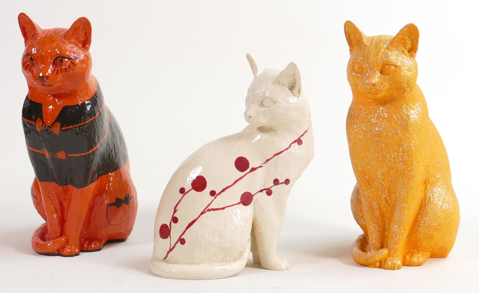 North Light large resin figures of Cats, tallest height 17cm. These were removed from the archives (1 of 2)