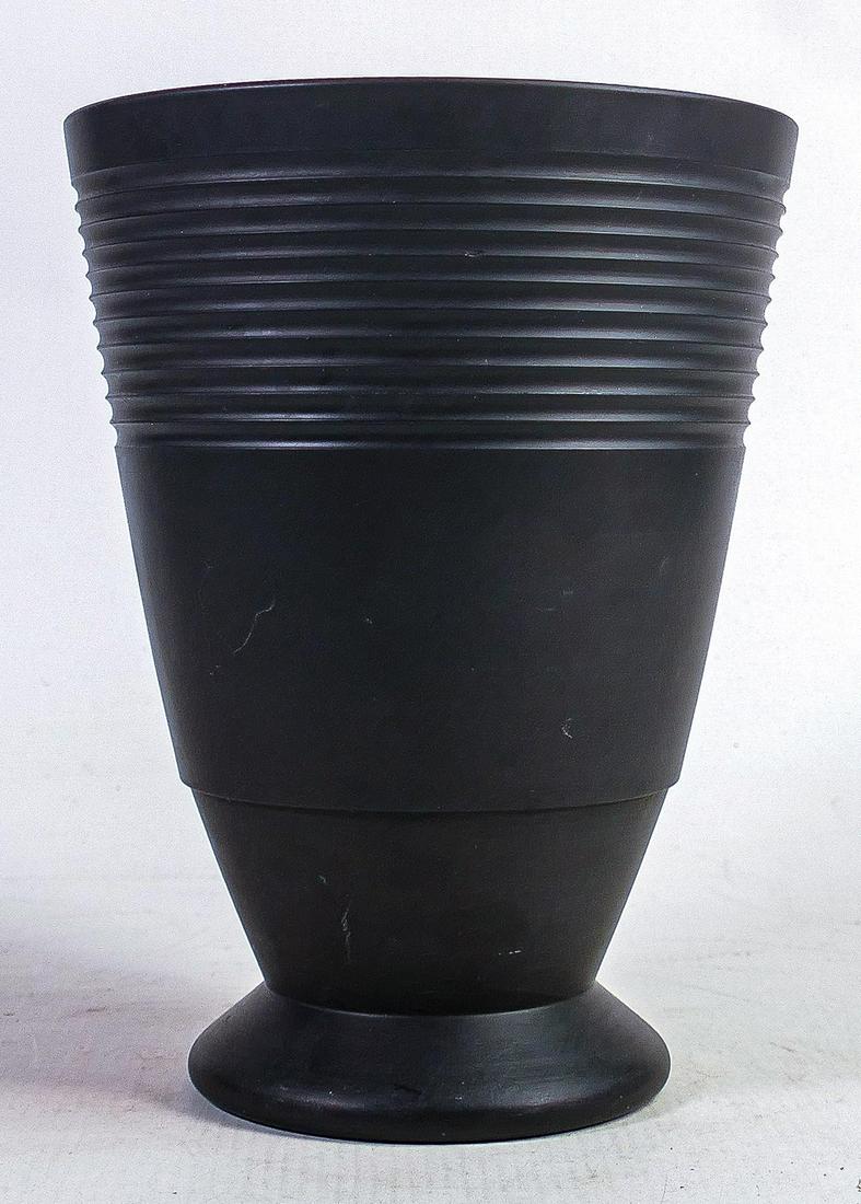 Wedgwood Art Deco large Keith Murray Black Basalt vase, unsigned, upper rim chip & one in banding -: Wedgwood Art Deco large Keith Murray Black Basalt vase, unsigned, upper rim chip & one in banding - height 20.5cm