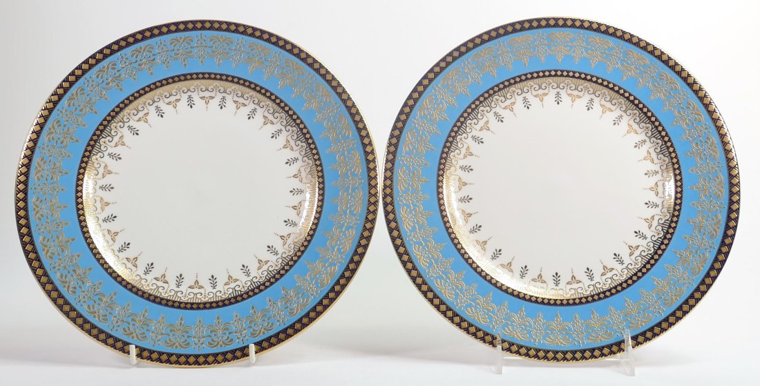 De Lamerie Fine Bone China, heavily gilded dinner plates , specially made high end quality item,: De Lamerie Fine Bone China, heavily gilded dinner plates , specially made high end quality item, Made in England, diameter 27cm(2)