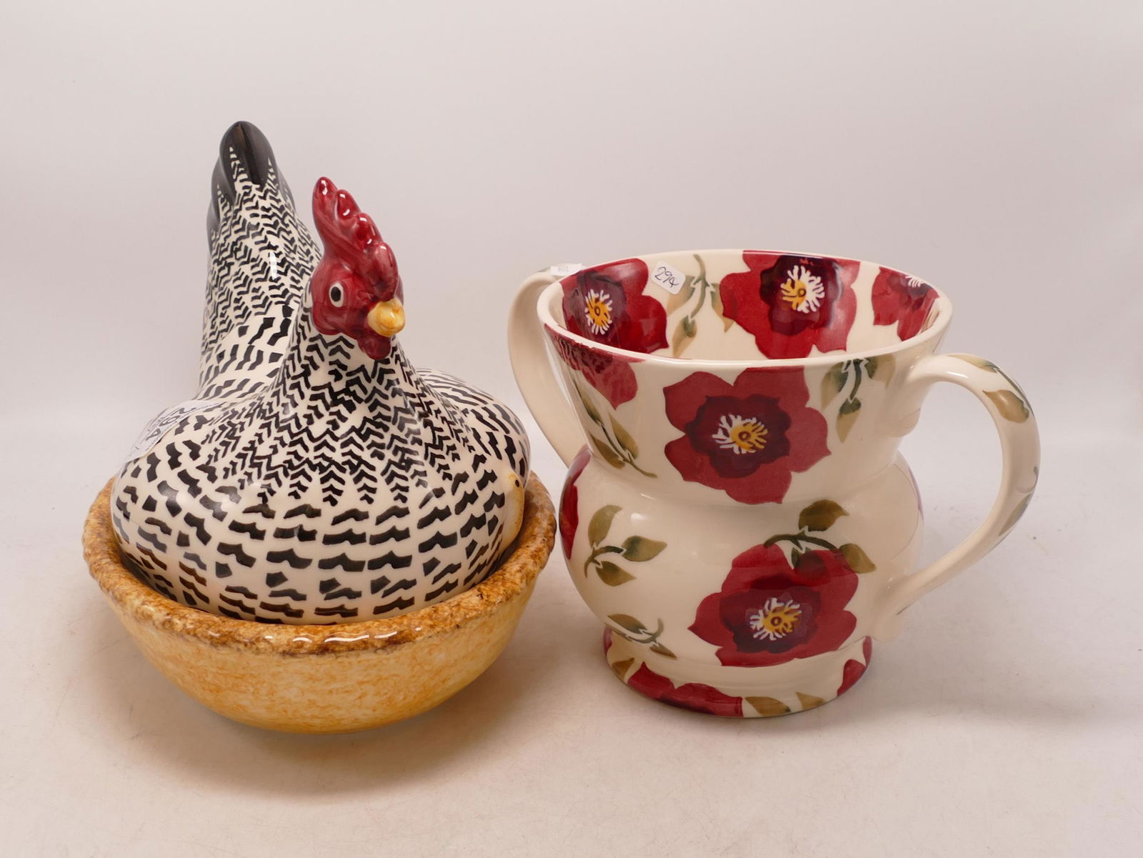 Emma Bridgewater Christmas Rose Patterned Vase & Egg Keep, height of vase 14cm(2): Emma Bridgewater Christmas Rose Patterned Vase & Egg Keep, height of vase 14cm(2)