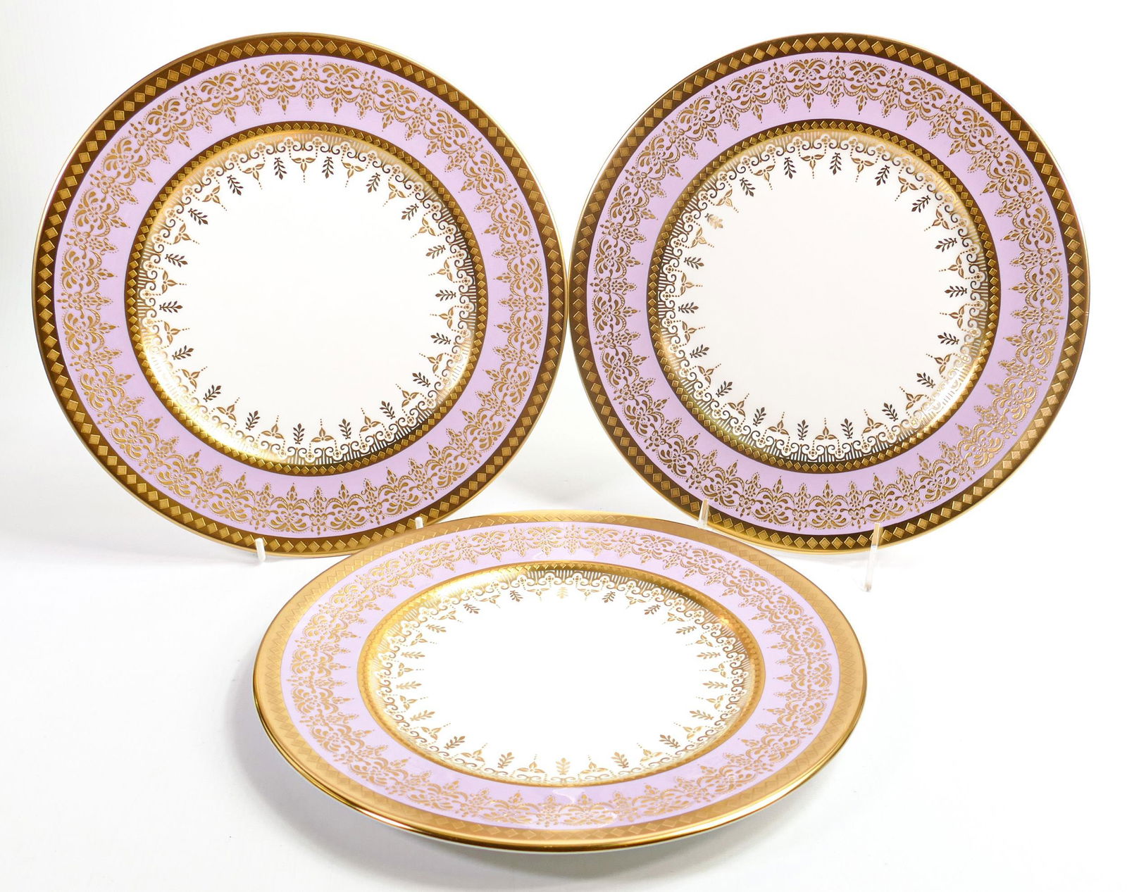 De Lamerie Fine Bone China, heavily gilded dinner plates , specially made high end quality item,: De Lamerie Fine Bone China, heavily gilded dinner plates , specially made high end quality item, Made in England, diameter 27cm(3)