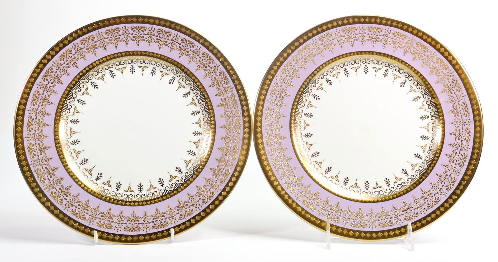 De Lamerie Fine Bone China, heavily gilded dinner plates , specially made high end quality item,: De Lamerie Fine Bone China, heavily gilded dinner plates , specially made high end quality item, Made in England, diameter 27cm(2)