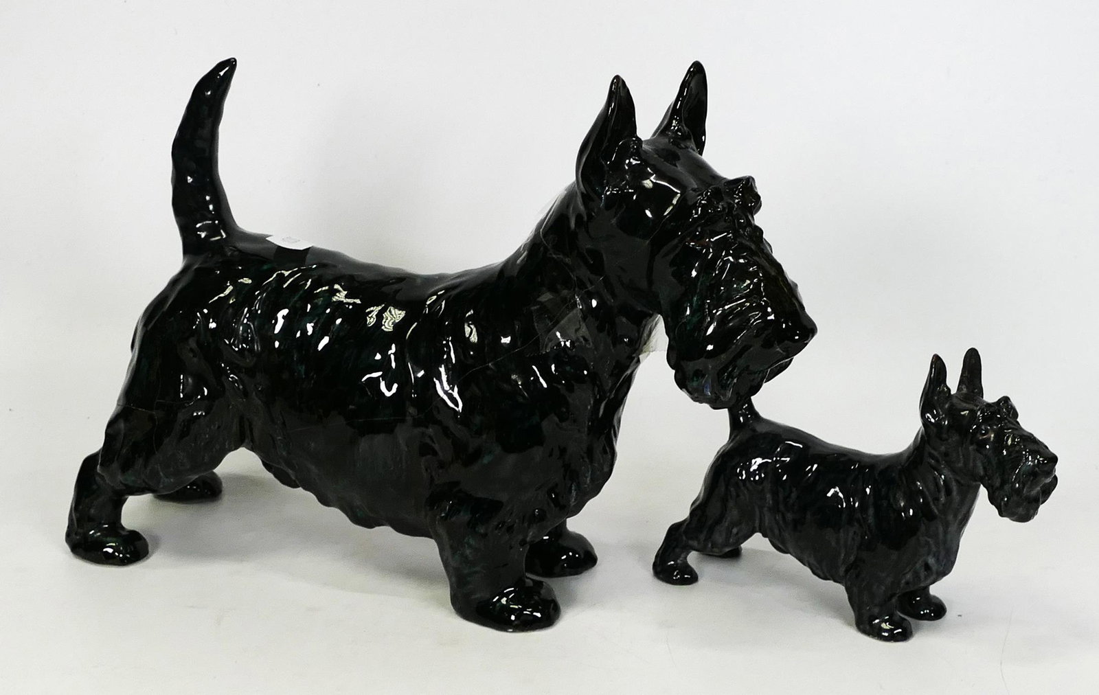 Royal Doulton large Damaged Scottish terrier HN1008 & smaller Hn1016(2): Royal Doulton large Damaged Scottish terrier HN1008 & smaller Hn1016(2)