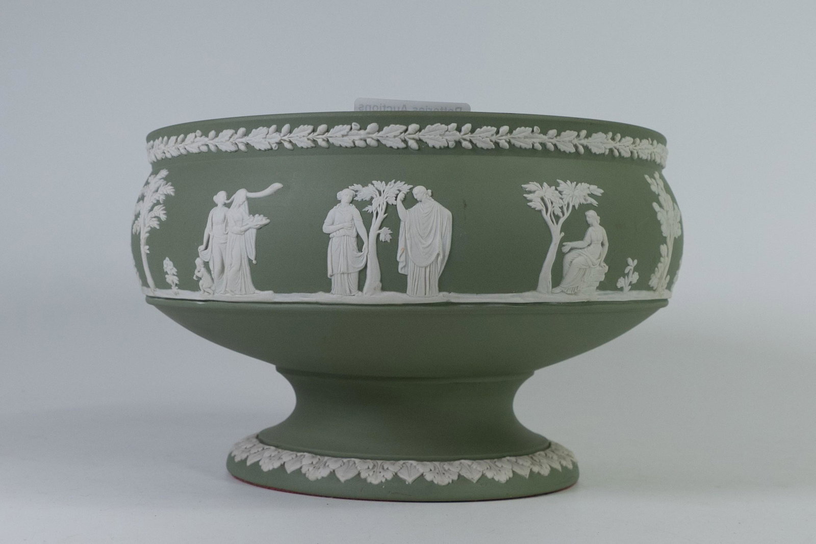 Wedgwood green jasperware footed bowl. Diameter 20.5cm: Wedgwood green jasperware footed bowl. Diameter 20.5cm