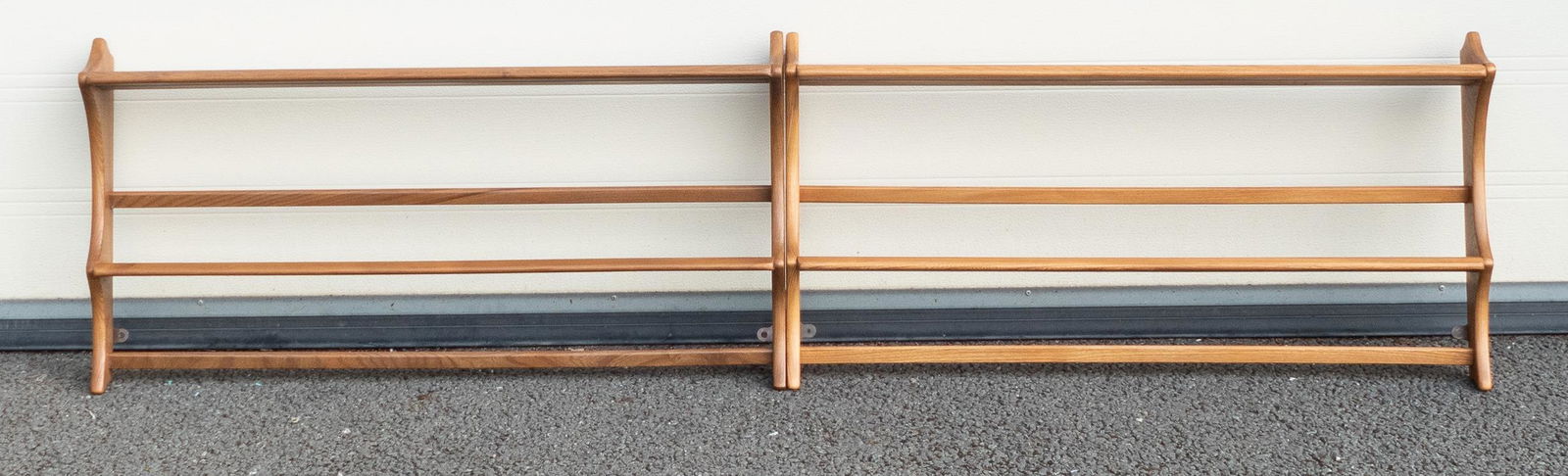Ercol mid century light wooden plate racks, length 96cm & height 50cm (2): Ercol mid century light wooden plate racks, length 96cm & height 50cm (2)