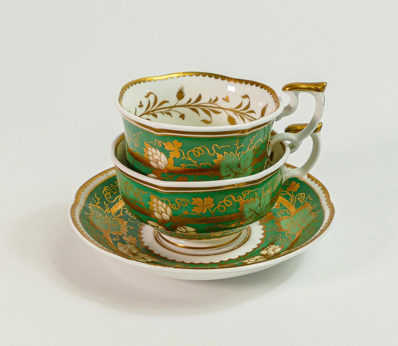 19th century Yates True trio pattern 618 decorated with gilding & foliage (3): 19th century Yates True trio pattern 618 decorated with gilding & foliage (3)