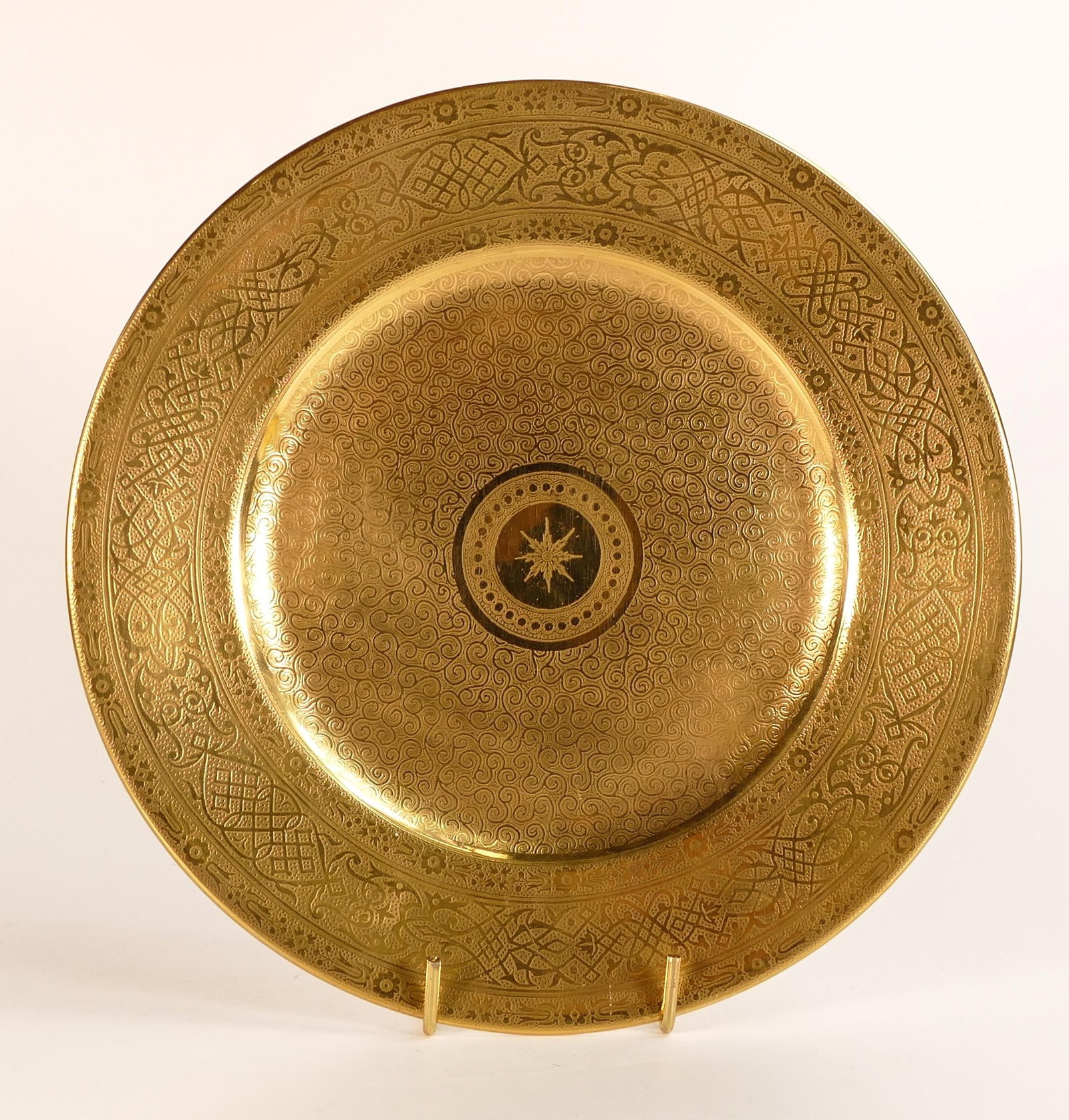 Minton H5097 heavily gilded cabinet plate with raised relief, diameter 22.5cm: Minton H5097 heavily gilded cabinet plate with raised relief, diameter 22.5cm