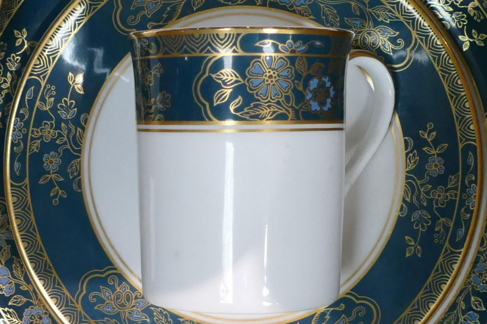 A collection of Royal Doulton Carlyle pattern coffee & dinner ware including - coffee pot, coffee (1 of 2)